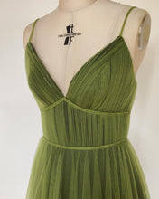 Load image into Gallery viewer, Pleated Tulle Bridesmaids/evening dress