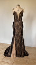 Load image into Gallery viewer, Black Fit & Flare chantilly lace dress