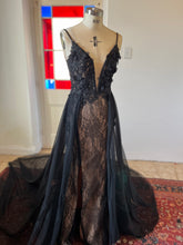 Load image into Gallery viewer, Black Fit & Flare chantilly lace dress