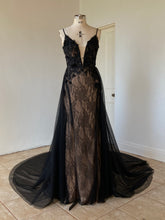 Load image into Gallery viewer, Black Fit & Flare chantilly lace dress