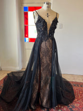 Load image into Gallery viewer, Black Fit &amp; Flare chantilly lace dress
