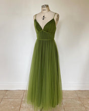 Load image into Gallery viewer, Pleated Tulle Bridesmaids/evening dress
