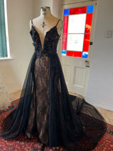 Load image into Gallery viewer, Black Fit &amp; Flare chantilly lace dress
