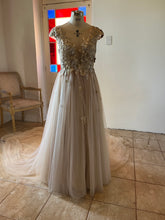 Load image into Gallery viewer, Dress Elisna

